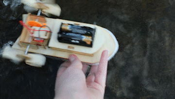 DƬ
