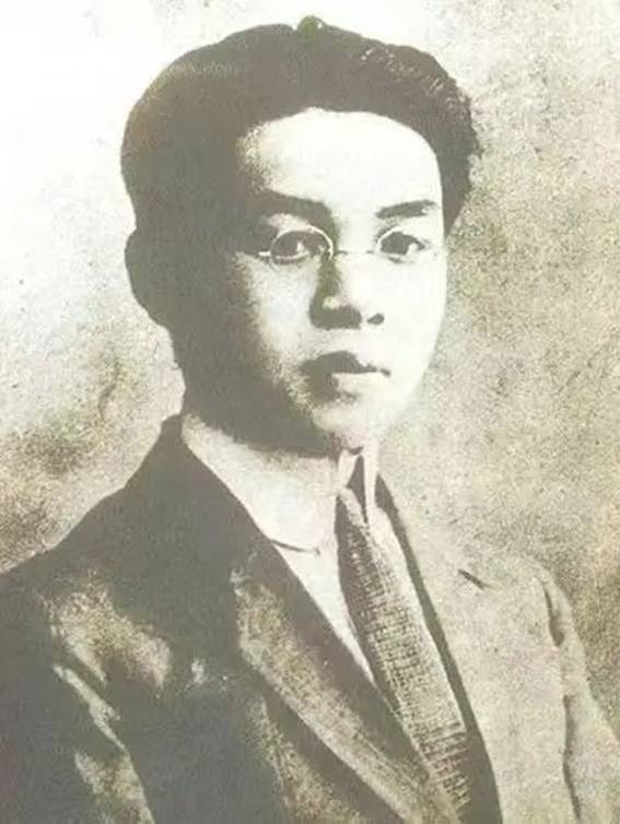 DƬ